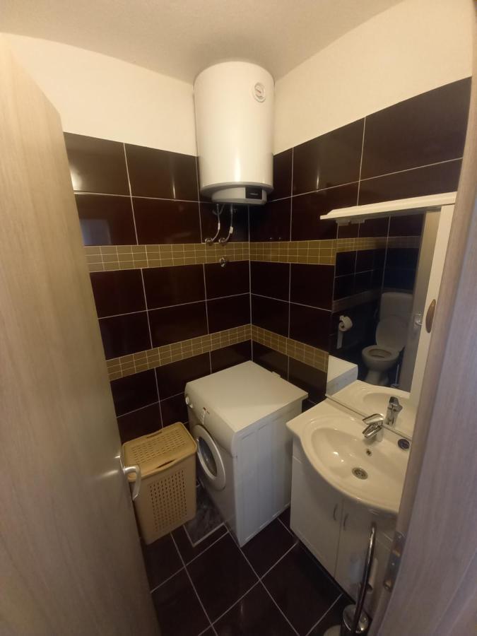 Studio Apartman Sutic Kaštel Novi Esterno foto