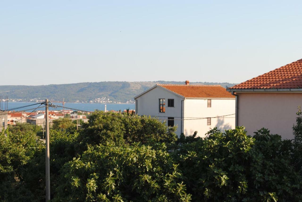 Studio Apartman Sutic Kaštel Novi Esterno foto